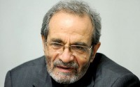 خمینی‌وار مقابل هتاکان